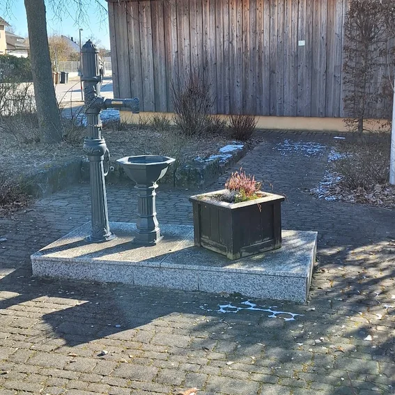 Brunnen Platz.jpeg