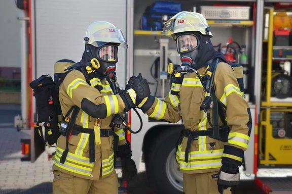 fire-fighter-4324587_640.jpg